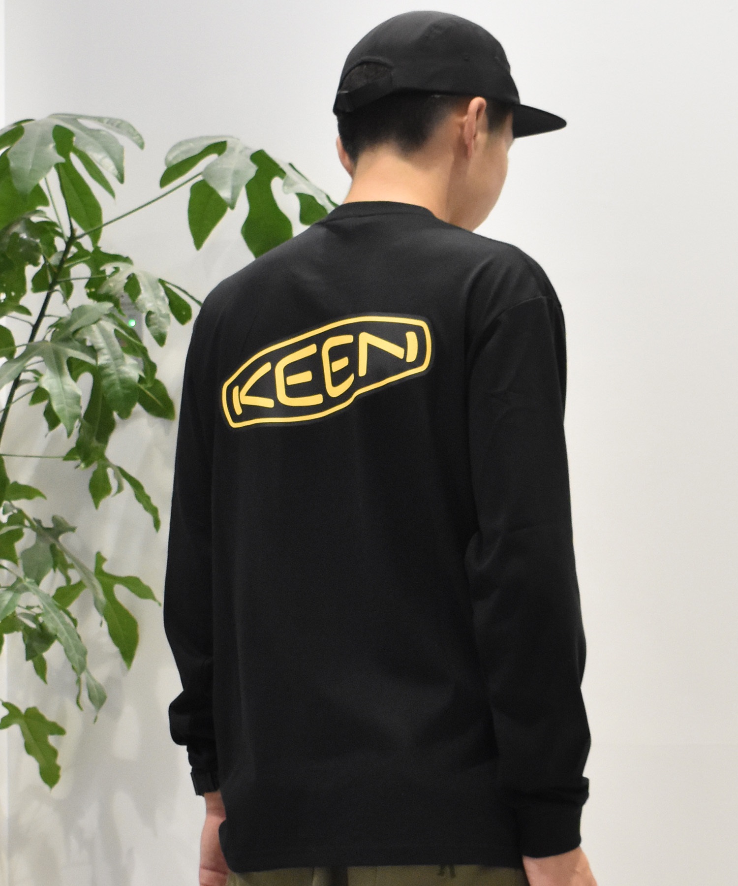 KEEN 長袖Tシャツ白